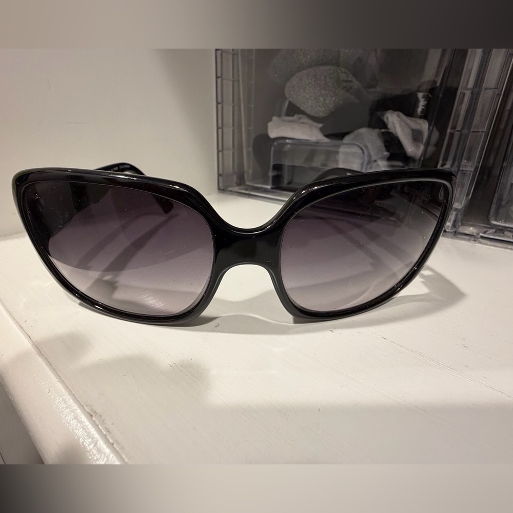 Fendi FS445 Black Quilted Sunglasses - Picture 2 of 9